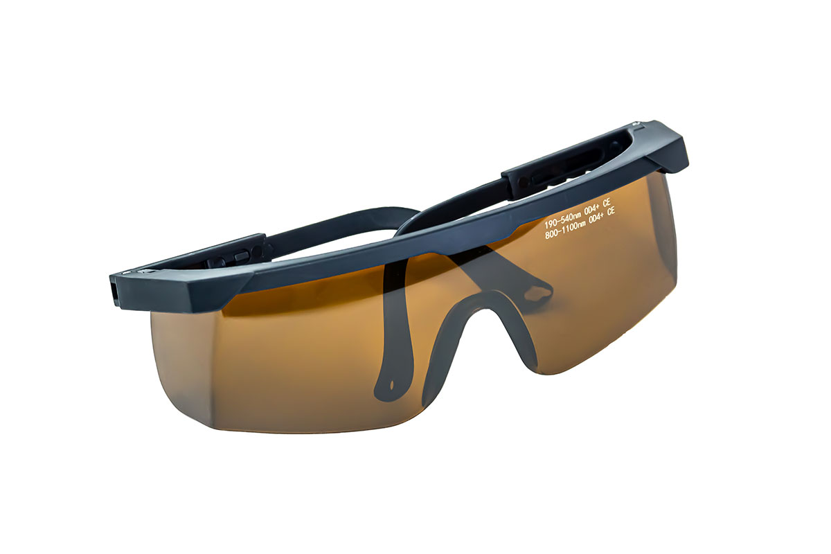 Occhiali protettivi per laser a neodimio (Nd:YAG) TL-600/700
